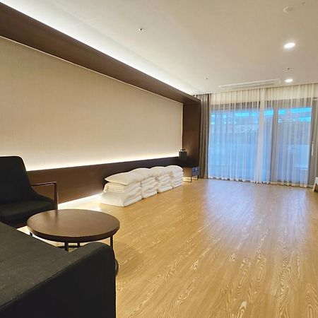 The Qube Resort Jeju Seogwipo Ngoại thất bức ảnh