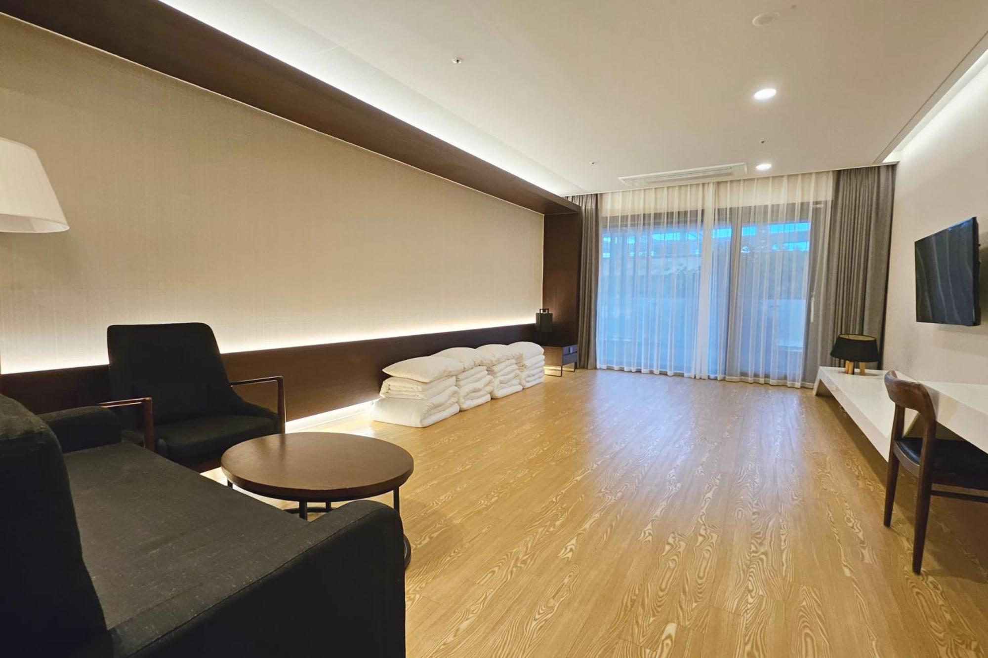 The Qube Resort Jeju Seogwipo Ngoại thất bức ảnh