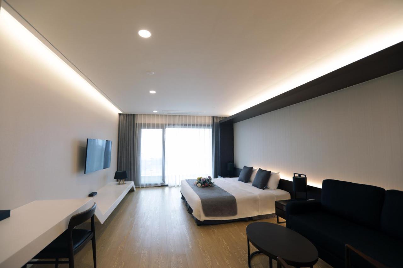 The Qube Resort Jeju Seogwipo Ngoại thất bức ảnh