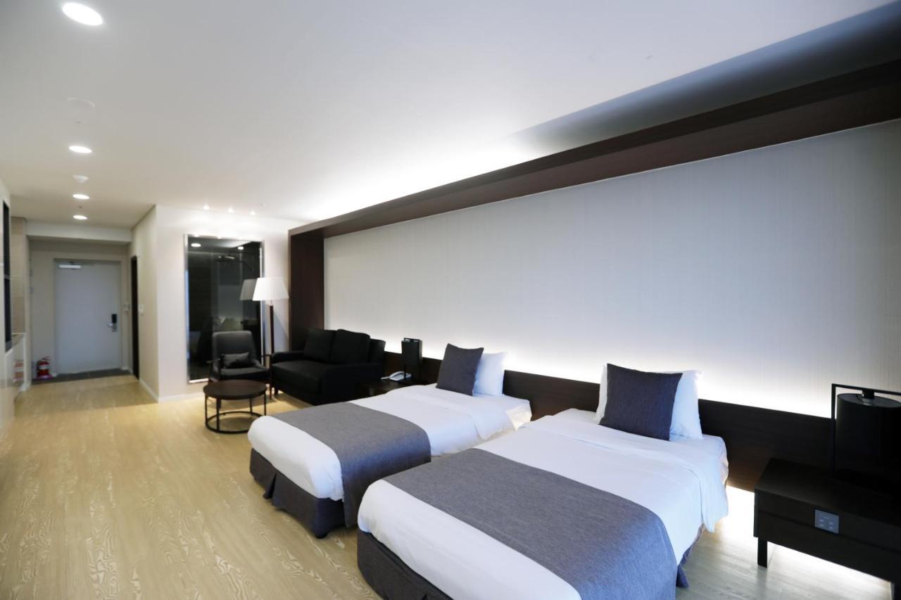 The Qube Resort Jeju Seogwipo Ngoại thất bức ảnh