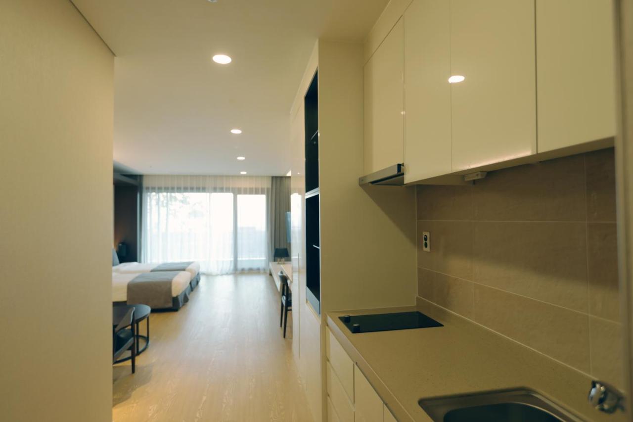 The Qube Resort Jeju Seogwipo Ngoại thất bức ảnh