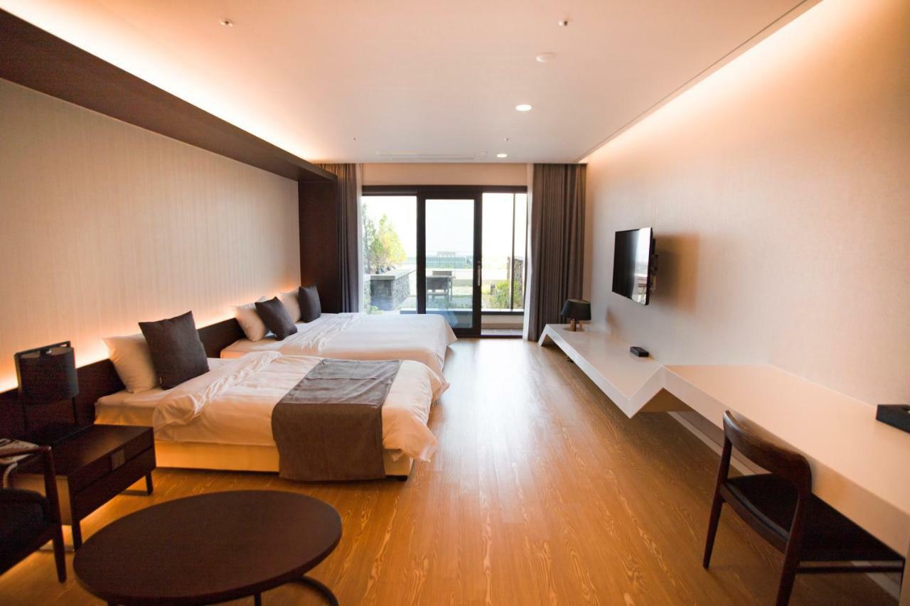 The Qube Resort Jeju Seogwipo Ngoại thất bức ảnh