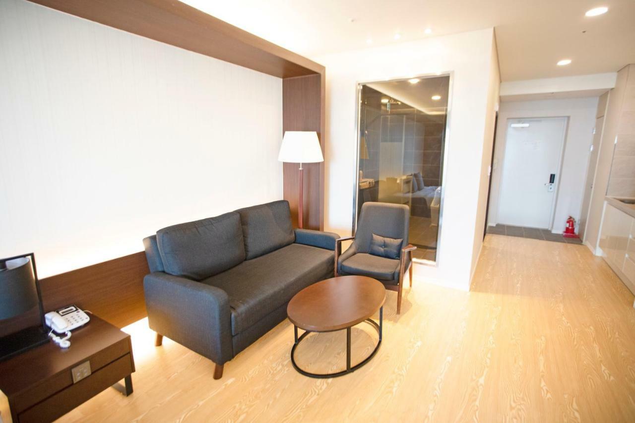 The Qube Resort Jeju Seogwipo Ngoại thất bức ảnh